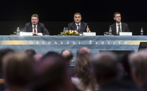 A munkanélküliség minimálisra csökkentéséről is beszélt Orbán Viktor az MKIK gazdasági fórumán
